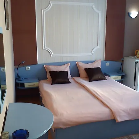 Ivy Guest house 2*
